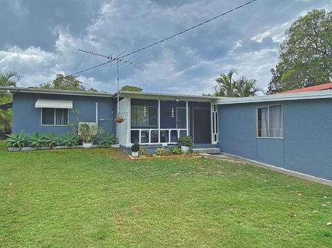 A LITTLE GREY SHACK - Whitsundays Accommodation 0