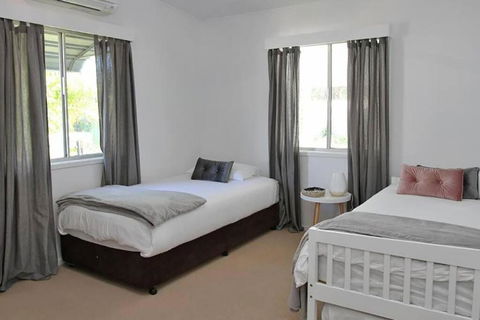 A LITTLE GREY SHACK - Whitsundays Accommodation 3