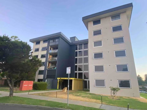 A Little Slice Of Fremantle One Bedroom Character Apartment - Whitsundays Accommodation 3