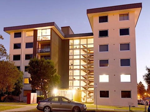 A Little Slice Of Fremantle One Bedroom Character Apartment - Whitsundays Accommodation 2