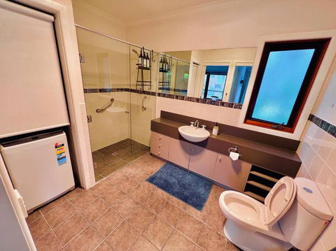 A Lovely Pool House In Forest - Whitsundays Accommodation 1