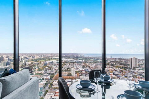 A Lux 2BR Apt With Panoramic Views, FREE Parking - Whitsundays Accommodation 4