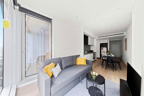 A Lux & Modern Apt Next To Southern Cross Station - Whitsundays Accommodation 4