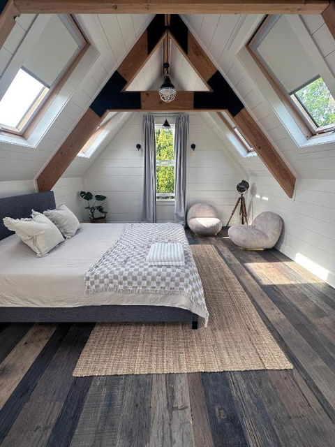A Majestic Victorian Private Rear Access Quarters - Whitsundays Accommodation 2
