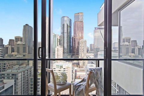 A Modern Apt Near Southern Cross With City Views - Whitsundays Accommodation 0