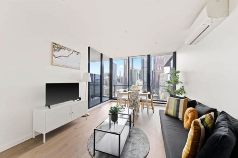 A Modern Apt Near Southern Cross With City Views - Whitsundays Accommodation 1