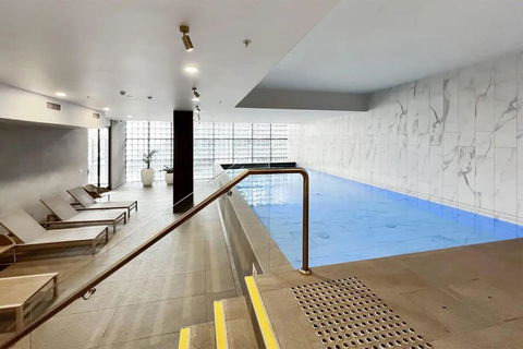 A Modern Apt Near Southern Cross With City Views - Whitsundays Accommodation 3