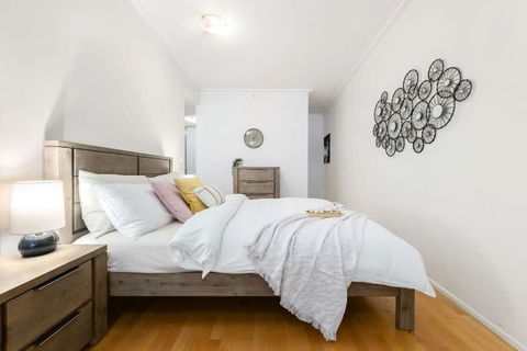 A Modern & Stylish Studio Next To Darling Harbour - Whitsundays Accommodation 1