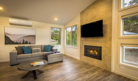 A Pear Tree Loft - Whitsundays Accommodation 2