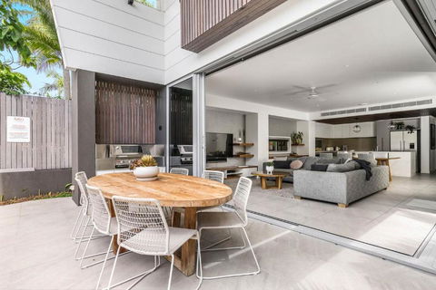 A Perfect Stay - KoKos Beach House 2 - Whitsundays Accommodation 3