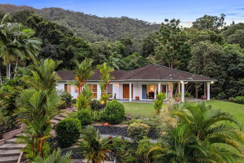 A Piece Of Tropical Paradise-Near Crystal Cascades - Whitsundays Accommodation 0
