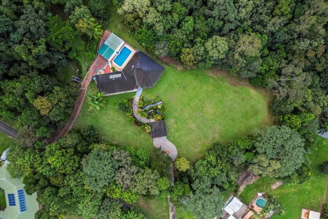 A Piece Of Tropical Paradise-Near Crystal Cascades - Whitsundays Accommodation 2