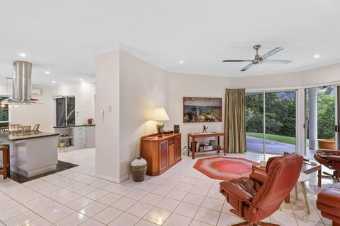 A Piece Of Tropical Paradise-Near Crystal Cascades - Whitsundays Accommodation 4