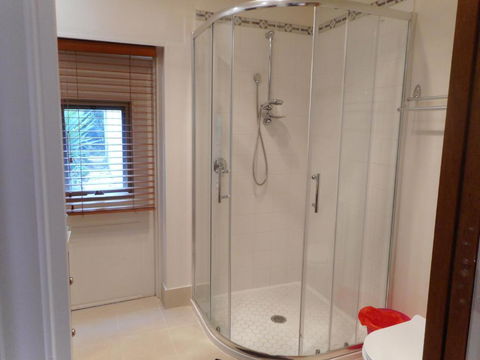 A Spacious Holiday Suite - Whitsundays Accommodation 1