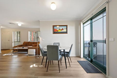 A Stones Throw - Whitsundays Accommodation 3