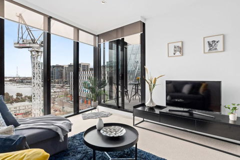 A Stylish 2BR Apt With FREE Parking - Whitsundays Accommodation 0