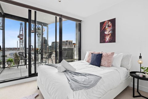 A Stylish 2BR Apt With FREE Parking - Whitsundays Accommodation 1