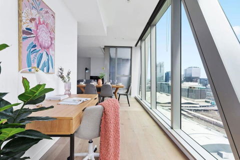 A Stylish 3BR Apt With Harbour Views FREE Parking - Whitsundays Accommodation 4