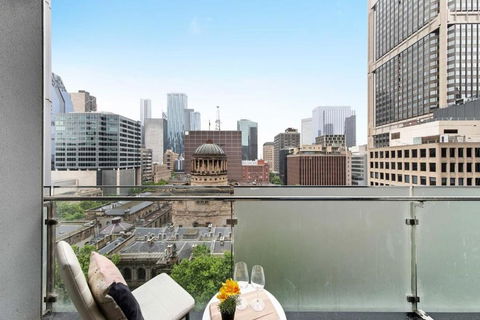 A Stylish Apt For 4 Near Queen Victoria Market - Whitsundays Accommodation 4