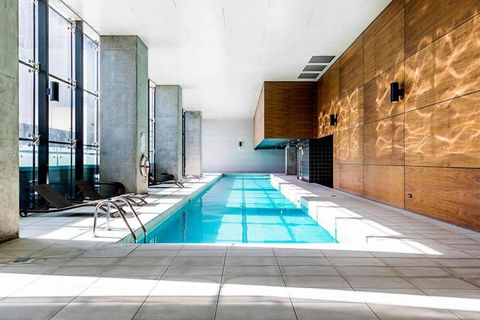 A Stylish & Comfy 2BR Apt Near Southern Cross - Whitsundays Accommodation 4