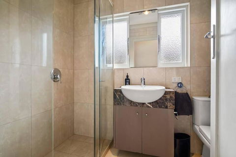 A1 Art Deco 2 Bedroom Apt Sleeps 5 Nimmo1 - Whitsundays Accommodation 3
