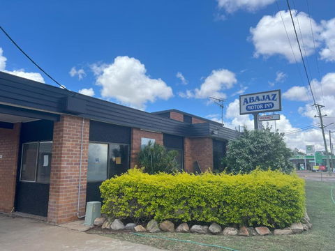 Abajaz Motel-Centrally Located-Shaded Parking - Whitsundays Accommodation 1