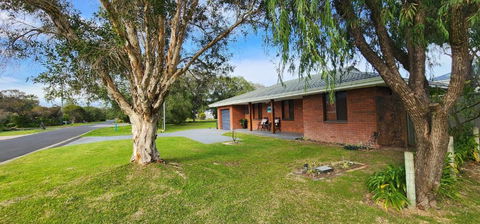 Abbey Beach Shack - Whitsundays Accommodation 0