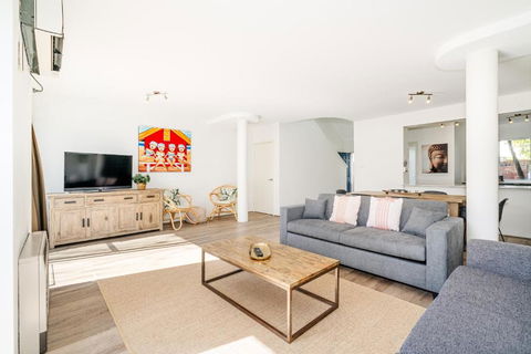 Abbys Beach Villa - Whitsundays Accommodation 1