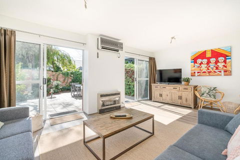 Abbys Beach Villa - Whitsundays Accommodation 2