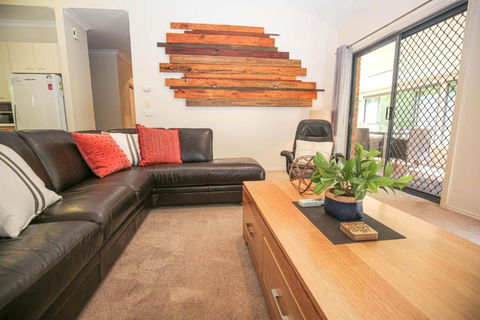 Abenaki - Whitsundays Accommodation 0