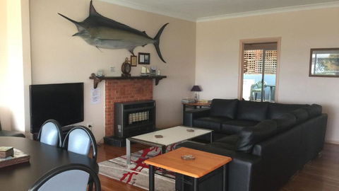 Aberdeen Unit 1 Bermagui - Whitsundays Accommodation 3
