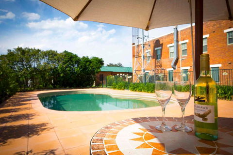 Abernethy House & Cottage - Whitsundays Accommodation 3