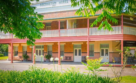 Abernethy House & Cottage - Whitsundays Accommodation 0