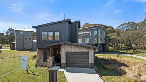 About Time - Whitsundays Accommodation 0