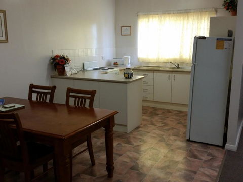 About Town Cottages - Whitsundays Accommodation 2