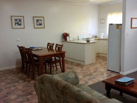 About Town Cottages - Whitsundays Accommodation 0