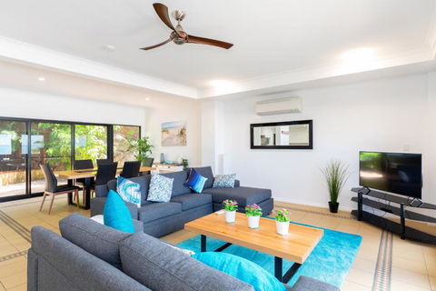 Absolute Airlie - Whitsundays Accommodation 2