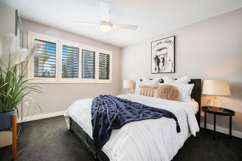 Absolute Beach Front Renovated 3 Bdrm 2 Bath App - Whitsundays Accommodation 3