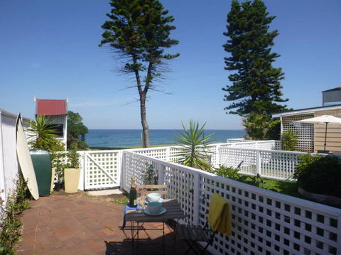 Absolute Beachfront 2BR Pet-Friendly Terrace - The Coachhouse - Whitsundays Accommodation 1