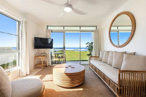 Absolute Beachfront Apartment 11B - Whitsundays Accommodation 0