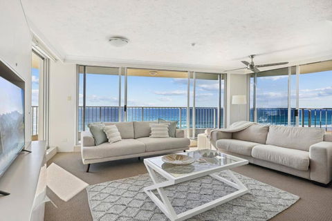 Absolute Beachfront Apartment - Whitsundays Accommodation 2