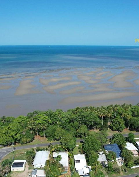 Absolute Beachfront Family Home - Cooya - Whitsundays Accommodation 0