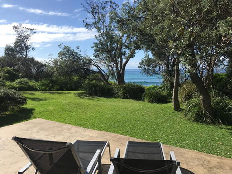 Absolute Beachfront Mollymook - Whitsundays Accommodation 2