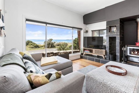 Absolute Beachfront Views Apollo Bay - Whitsundays Accommodation 0