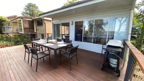 Absolute Lakefront House - Enjoy The Sunrise - Whitsundays Accommodation 1