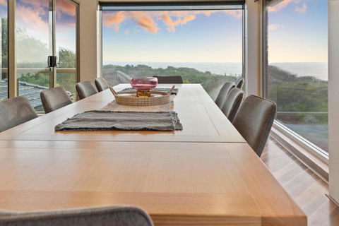 Absolute Oceanfront - Sunsets - Whitsundays Accommodation 2