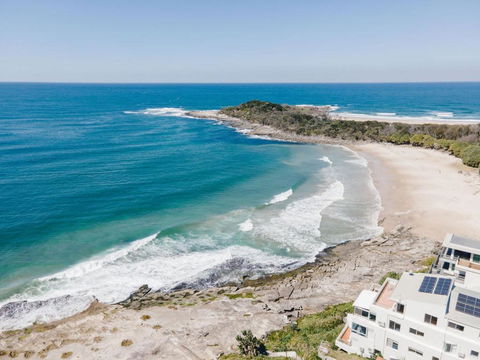 Absolute Oceanfront Yamba - Oceanstays - Whitsundays Accommodation 1