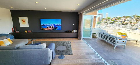 Absolute Waterfront With Oversized Private Terrace - Whitsundays Accommodation 4