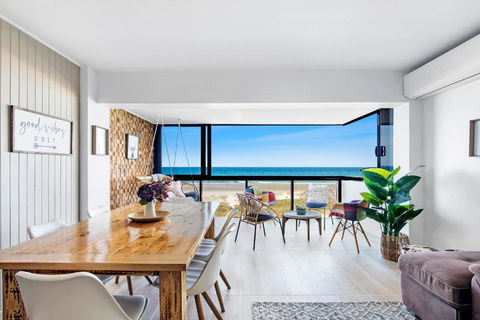 Absolutly Beachfront Surfers Paradise, Pure Shores! - Whitsundays Accommodation 0