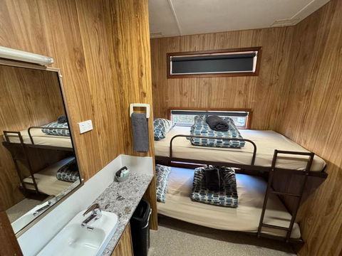 Acacia Caravan Park & Holiday Units - Whitsundays Accommodation 3